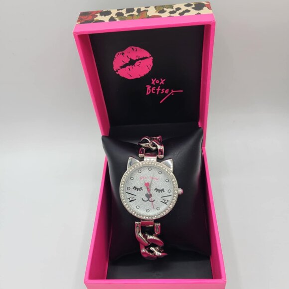 Betsey Johnson Cat Bracelet Watch Crystal Bezel NEW!  ! Working!  New Battery! - Picture 3 of 9